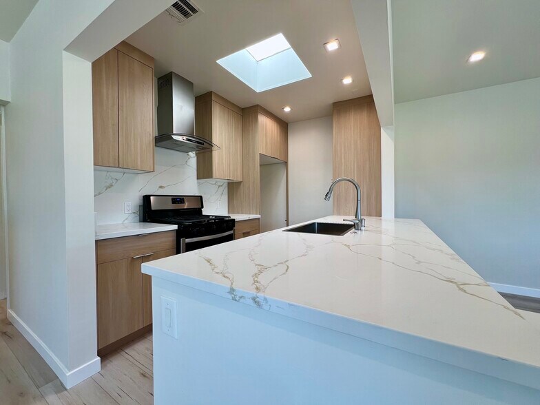 More Photos Of 3511 Market St, Glendale Office Residential For Lease