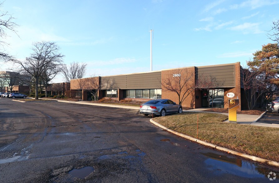 More Photos Of 2600 Warrenville Rd, Downers Grove Office For Lease