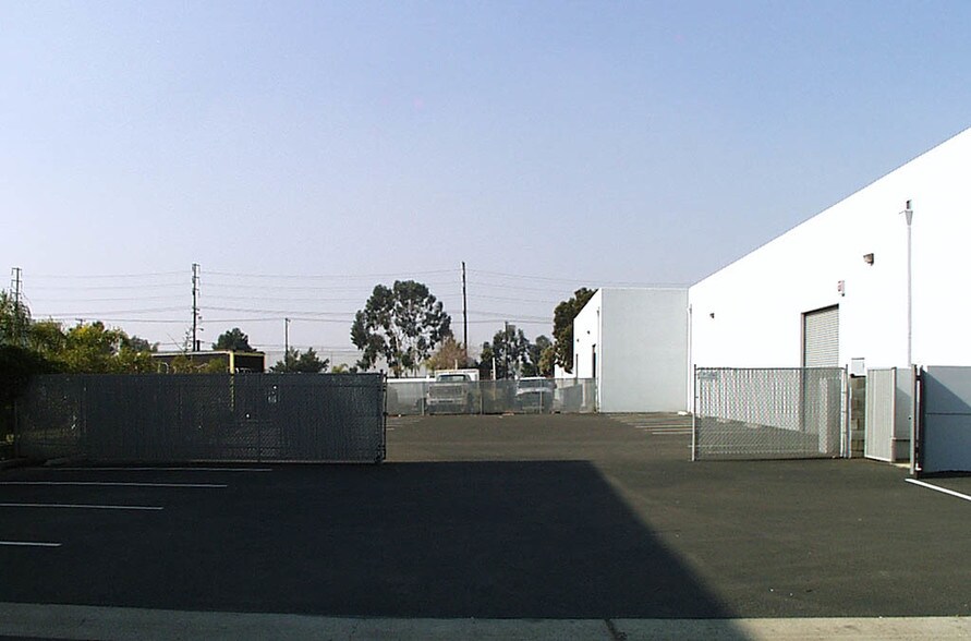 More Photos Of 1040 E Howell Ave, Anaheim Warehouse For Lease