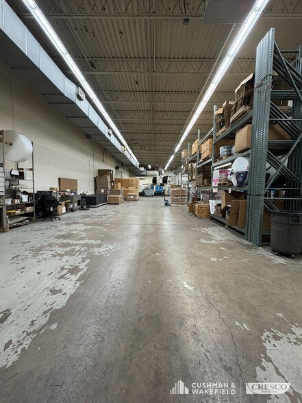 More Photos Of 4605 Spring Rd, Brooklyn Heights Manufacturing For Lease