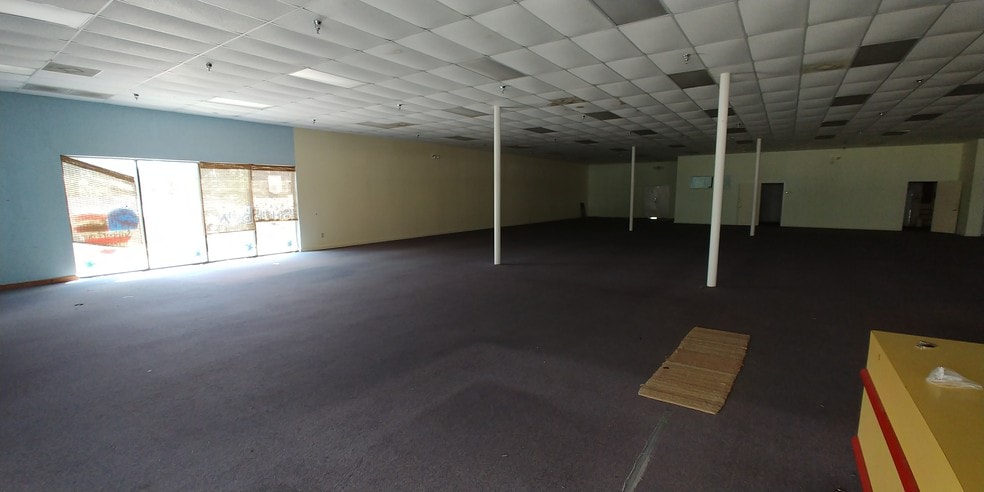 More Photos Of 5850 SE Abshier Blvd, Belleview Storefront Retail Office For Lease