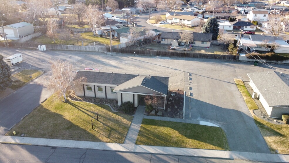 Primary Photo Of 2427 W Falls Ave, Kennewick Medical For Lease