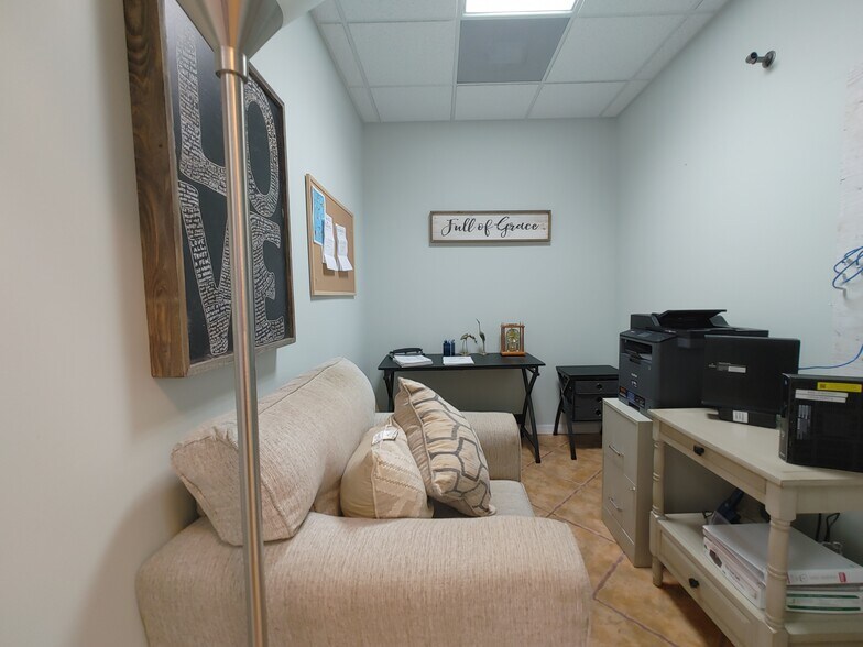 More Photos Of 5491 N University Dr, Coral Springs Office For Lease