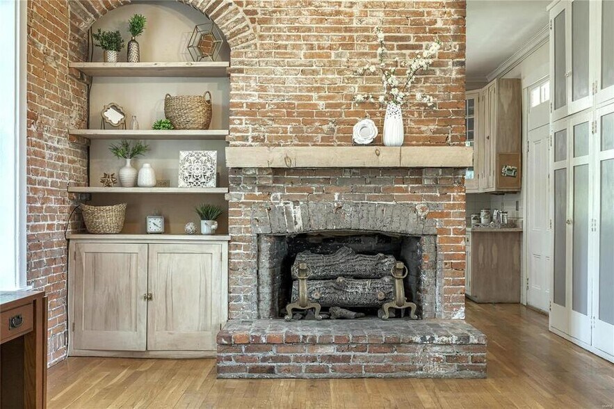 More Photos Of 11475 Lilac Ave, Saint Louis Specialty For Sale