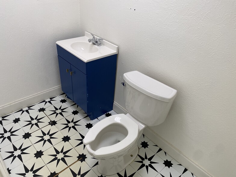 More Photos Of 2301 Midwestern Pky, Wichita Falls Unknown For Lease