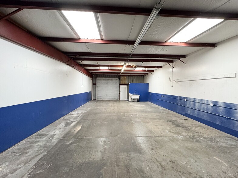 More Photos Of 2175 Bluebell Dr, Santa Rosa Warehouse For Lease