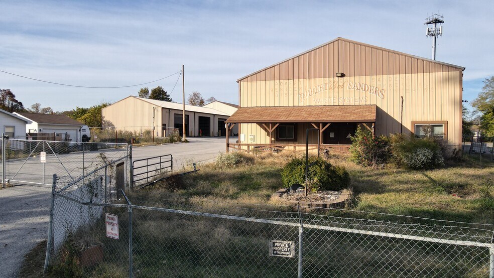 More Photos Of 900-916 Tonsor Rd, Alton Warehouse For Sale