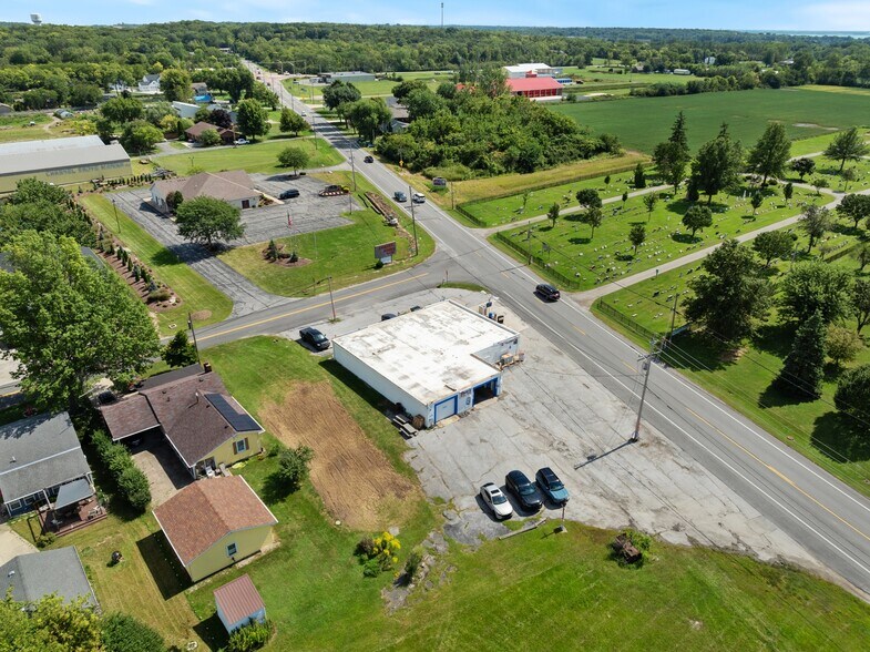 More Photos Of 7697 E Harbor Rd, Lakeside Marblehead Convenience Store For Sale