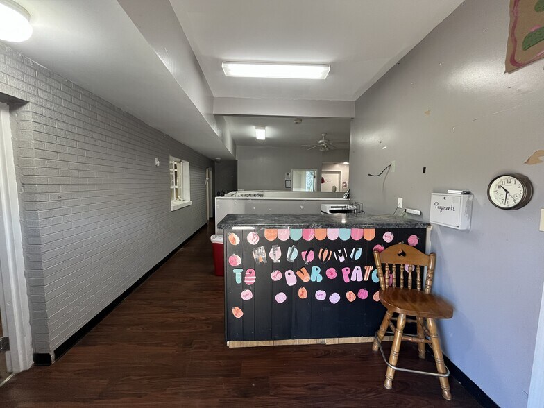 More Photos Of 325 N Kingston Ave, Rockwood Daycare Center For Sale