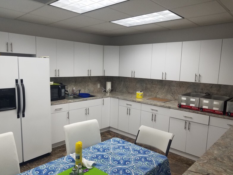 More Photos Of 255 University Dr, Coral Gables Medical For Lease