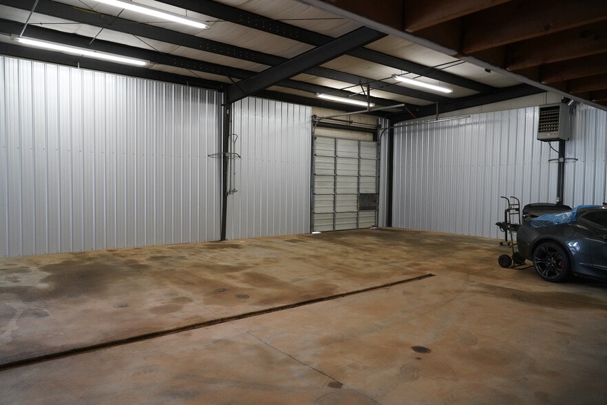 More Photos Of 2008 W Whitner St, Anderson Flex For Sale