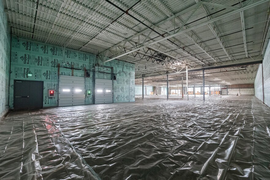 More Photos Of 32070 Gratiot Ave, Roseville Freestanding For Lease