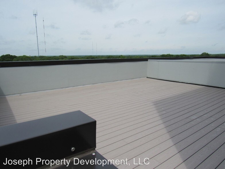 More Photos Of 4175 N Oakland Ave, Shorewood Multifamily For Sale
