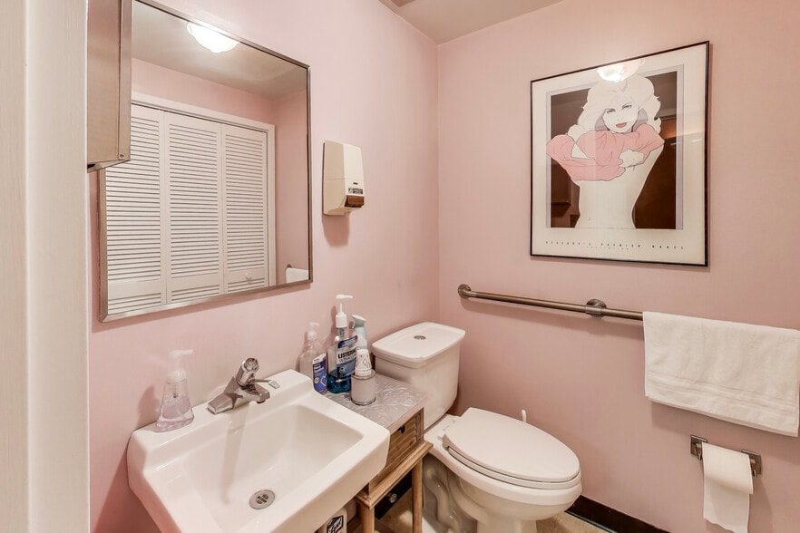 More Photos Of 6400 Seven Corners Pl, Falls Church Office For Sale