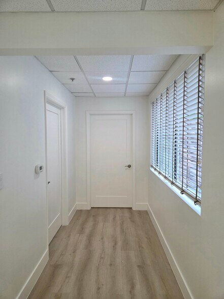 More Photos Of 5301 N Dixie Hwy, Fort Lauderdale Medical For Lease