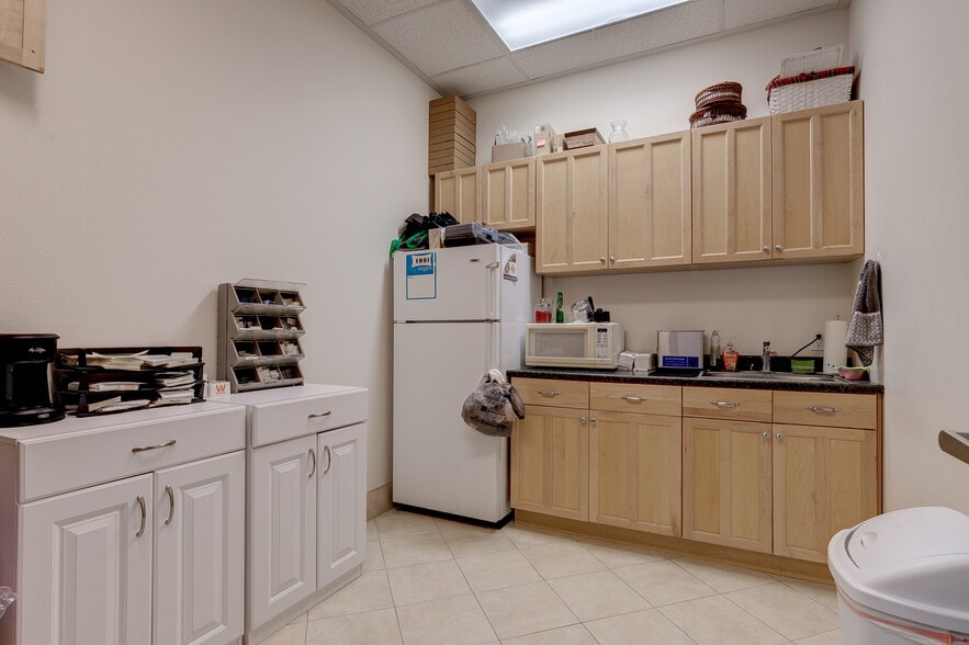 More Photos Of 2461 W Horizon Ridge Pky, Henderson Medical For Lease