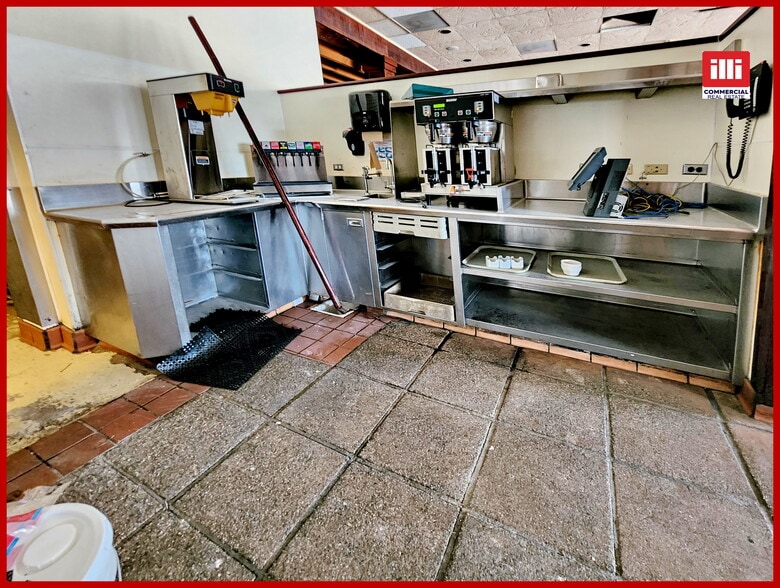 More Photos Of 4419 Van Nuys Blvd, Sherman Oaks Office For Sale