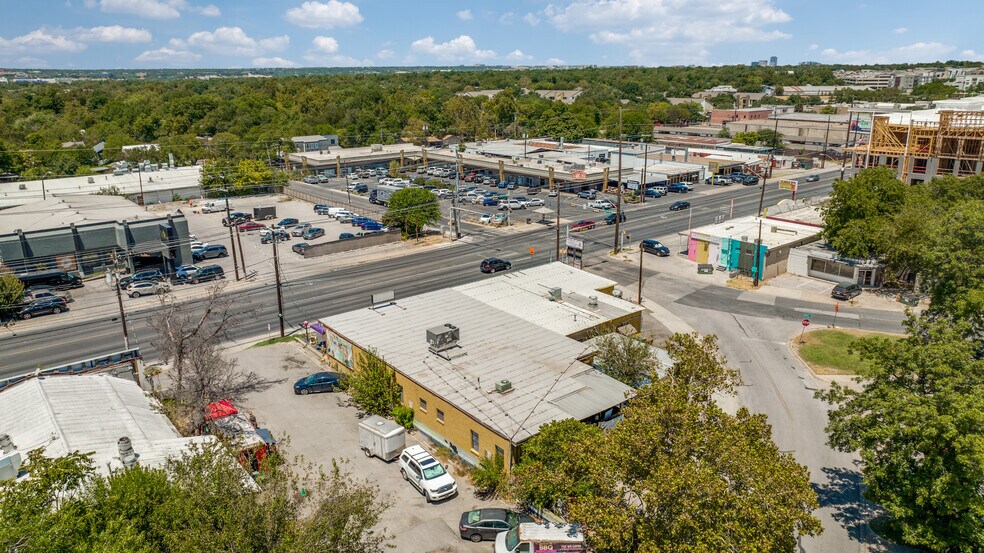 More Photos Of 6535-6539 N Lamar Blvd, Austin Storefront For Sale