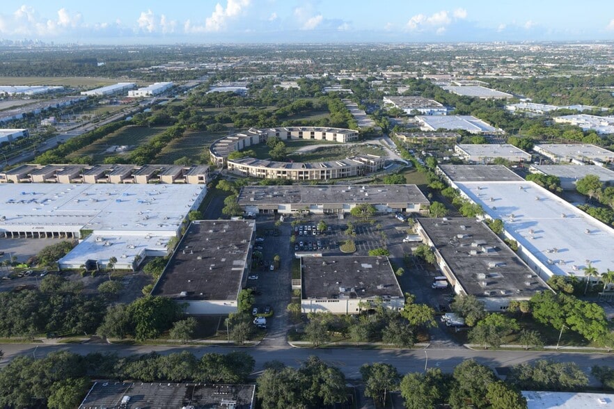 More Photos Of 5800 Miami Lakes Dr, Miami Lakes Warehouse For Lease