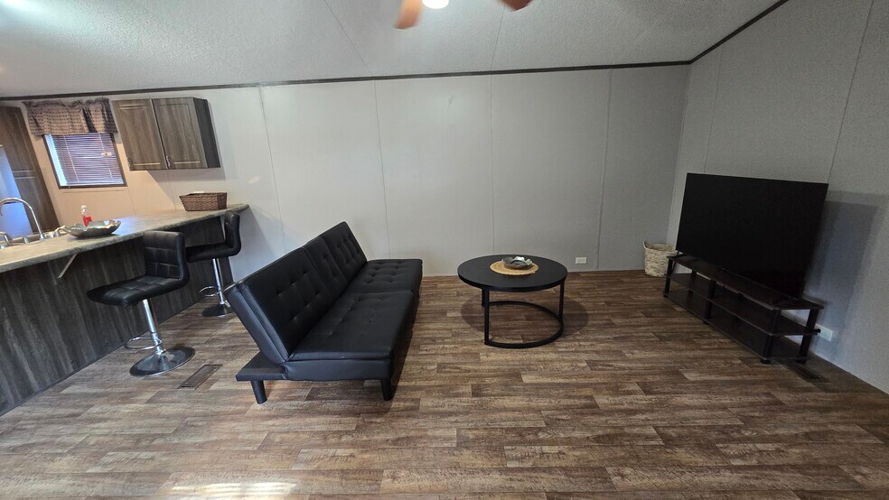 More Photos Of 44 Crawford Dr, Lake Placid Manufactured Housing Mobile Home Park For Sale