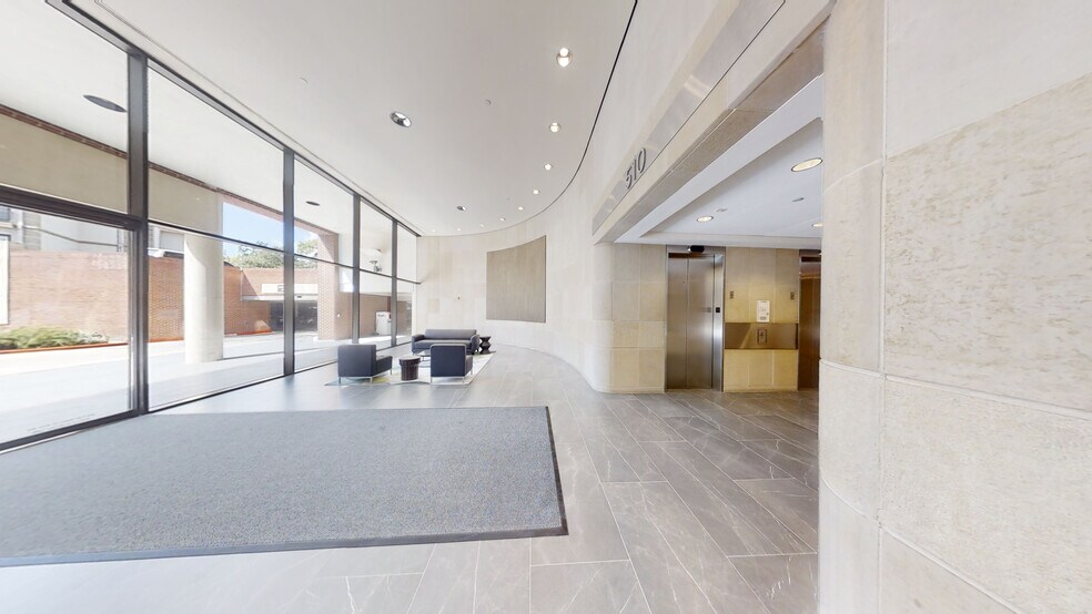 More Photos Of 510 Bering Dr, Houston Office For Lease