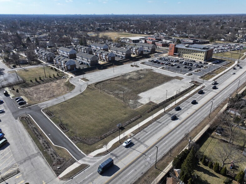 Primary Photo Of 889-903 W Dundee Rd, Wheeling Land For Sale