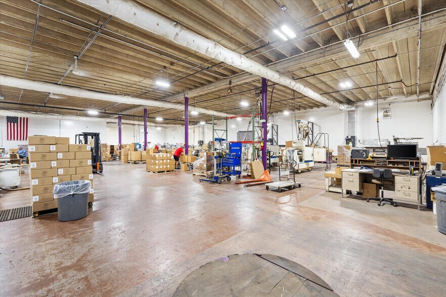 More Photos Of 1103 Thomas Ave, Leesburg Warehouse For Lease