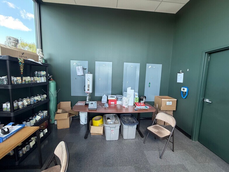 More Photos Of 5120 E Paris Ave SE, Kentwood Light Manufacturing For Sale