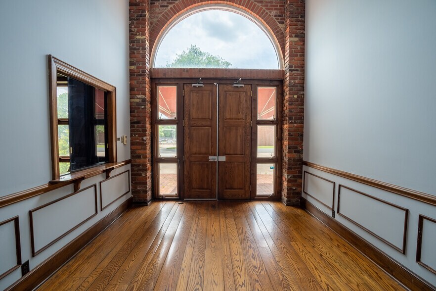 More Photos Of 11135 Monroe Rd, Matthews Distribution For Sale