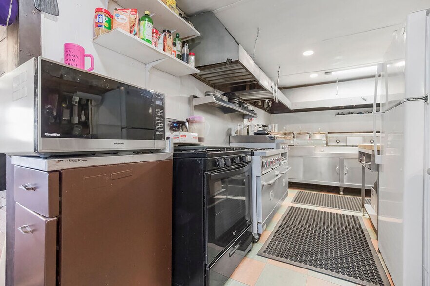 More Photos Of 24200 MO-45, Rushville Flex For Sale