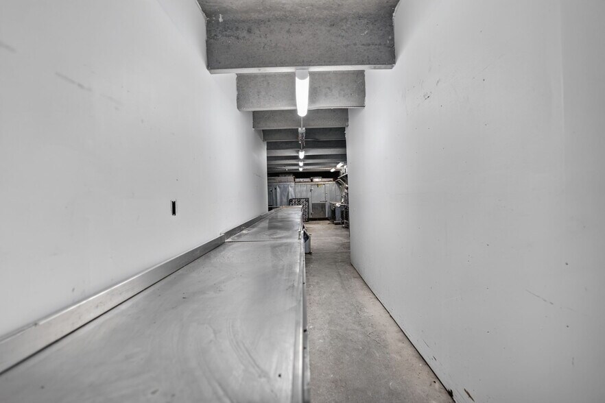 More Photos Of 8485-8499 NW 54th St, Miami Warehouse For Sale