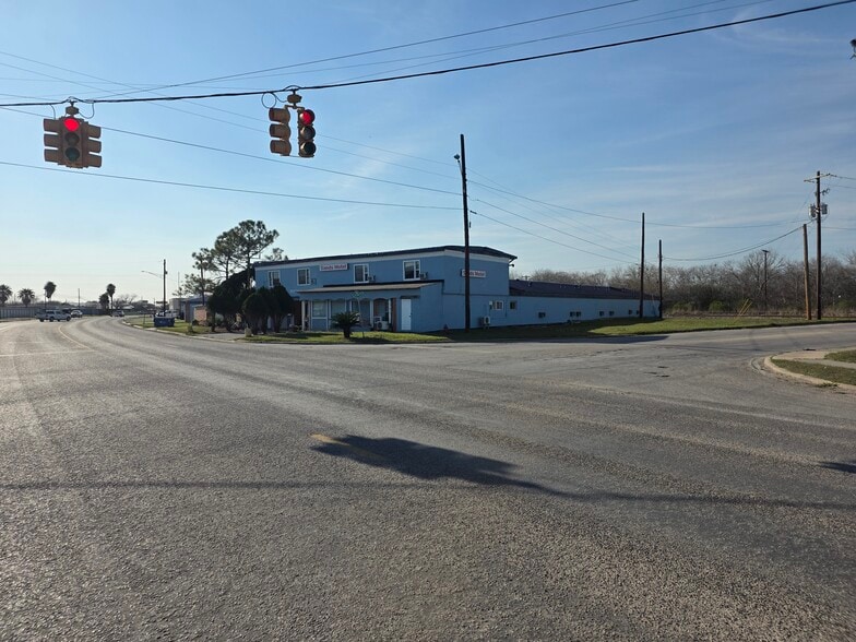 More Photos Of 1207 W Main St, Port Lavaca Hotel For Sale