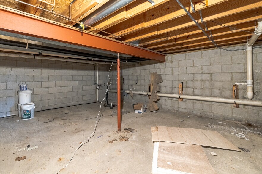More Photos Of 1408 Ashland Rd, Mansfield Auto Dealership For Sale