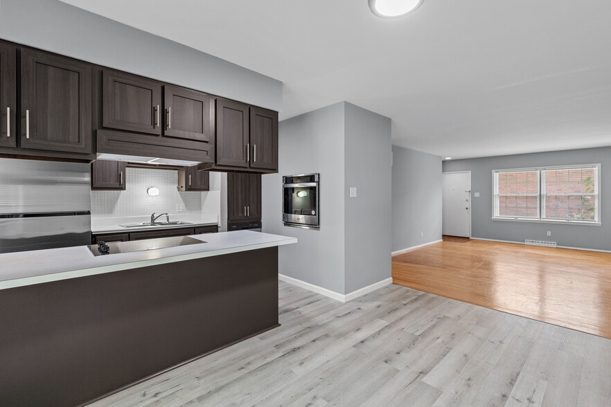 More Photos Of 8511 Gulf Dr, Saint Louis Apartments For Sale
