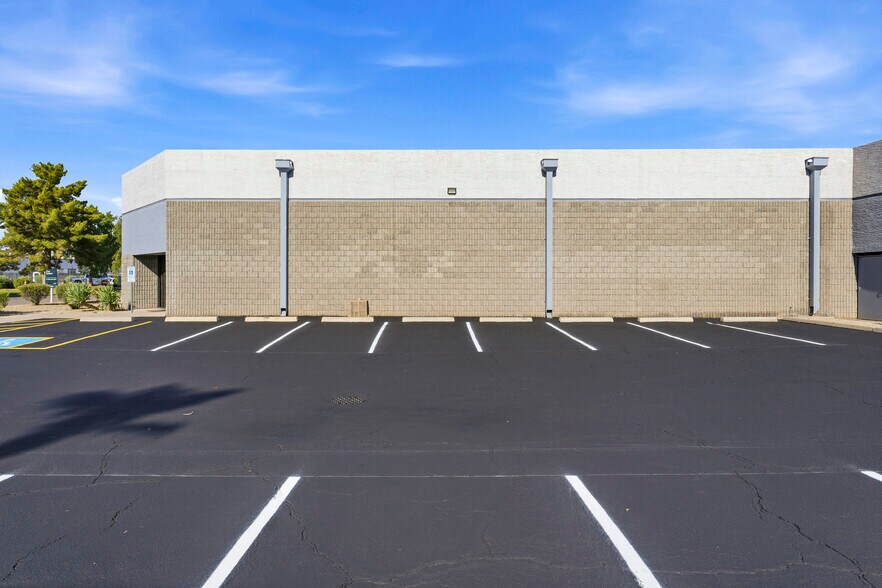 More Photos Of 3745 E Wier Ave, Phoenix Warehouse For Lease