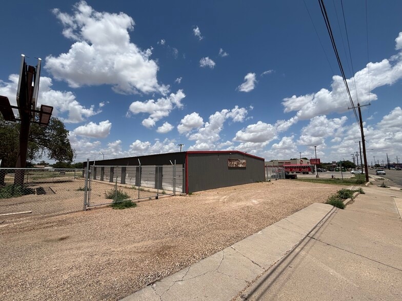 Primary Photo Of 402 50th St, Lubbock Self Storage For Sale