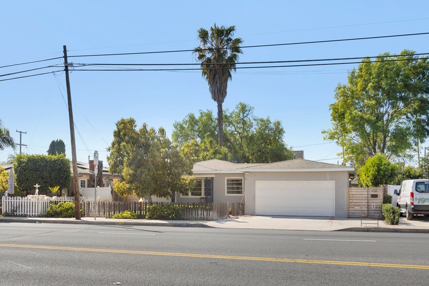Primary Photo Of 456 N Batavia St, Orange Apartments For Sale