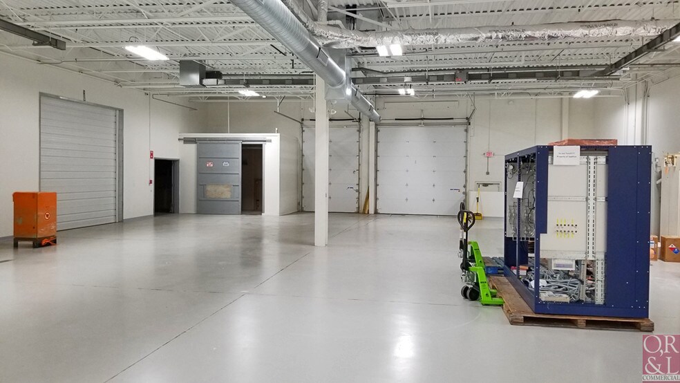 More Photos Of 4 Pin Oak Dr, Branford Industrial For Lease