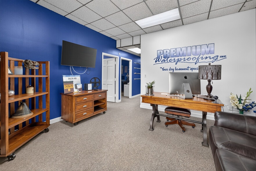 More Photos Of 520 S River St, Batavia Warehouse For Sale