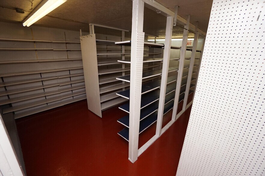 More Photos Of 26 Kimberling Blvd, Kimberling City Manufacturing For Sale