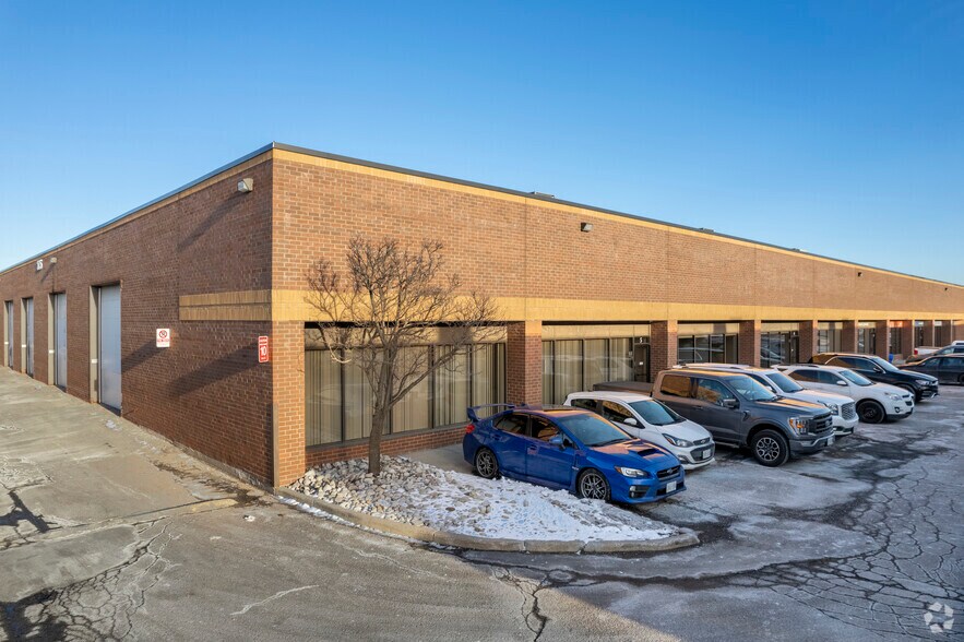 More Photos Of 335 Admiral Blvd, Mississauga Unknown For Lease