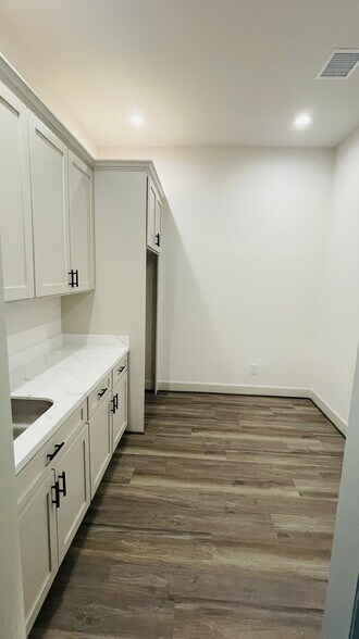 More Photos Of 21777 Merchants Way, Katy Unknown For Lease