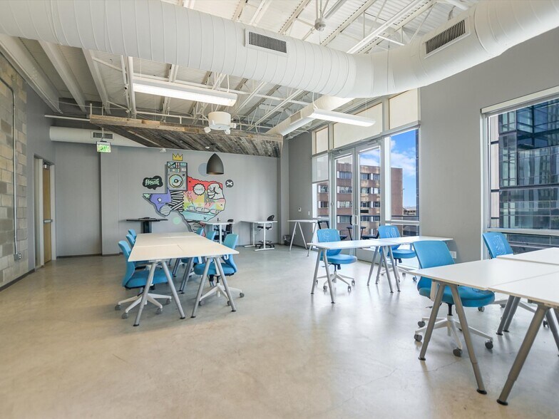 More Photos Of 1705 Guadalupe St, Austin Office For Sale