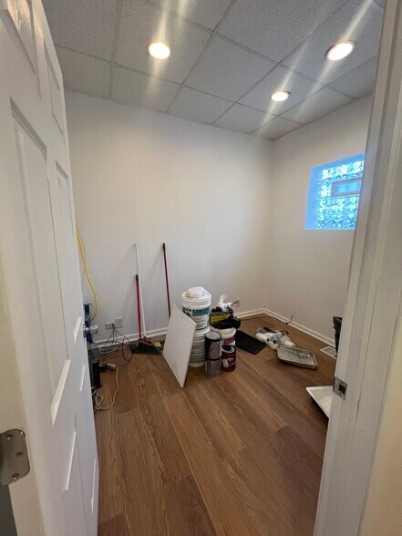 More Photos Of 43 E 119th Pl, Chicago Office For Lease