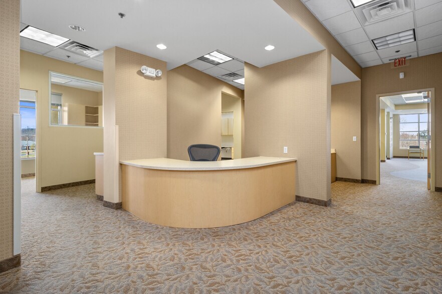 More Photos Of 200 City Hill Dr, London Medical For Sale