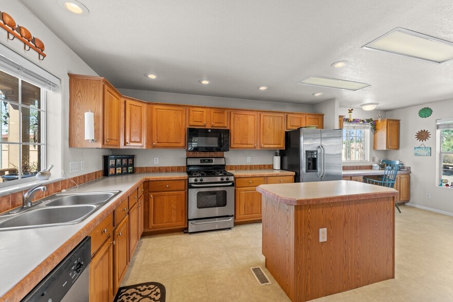 More Photos Of 70932 Highway 60, Wenden General Retail For Sale