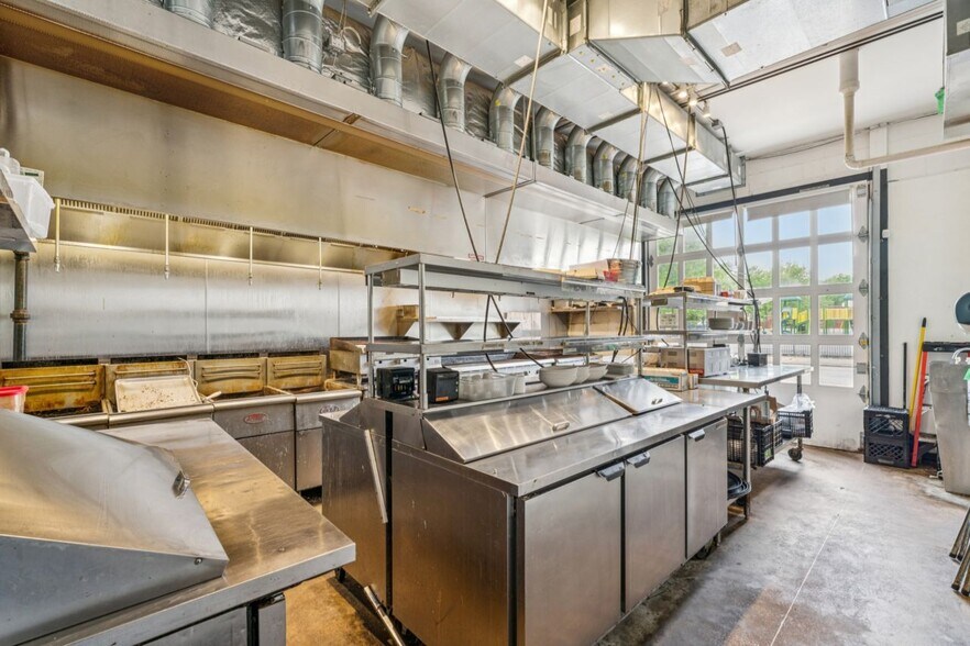 More Photos Of 4175 Shaw Blvd, Saint Louis Restaurant For Sale