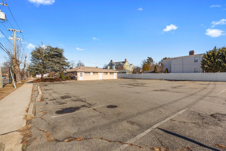 More Photos Of 421 Deer Park Ave, Babylon Medical For Sale