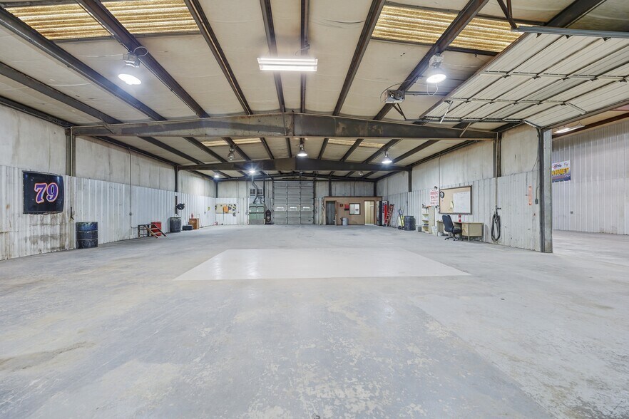More Photos Of 654 W 138th St, Glenpool Industrial For Lease
