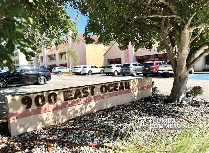 More Photos Of 900 SE Ocean Blvd, Stuart Medical For Lease